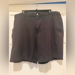Callaway Men’s Black Flat-Front Golf Shorts